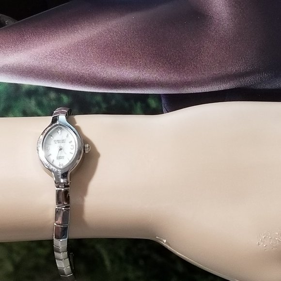 Embassy by Gruen Diamond Chips on 12 and 6  Watch main image 5